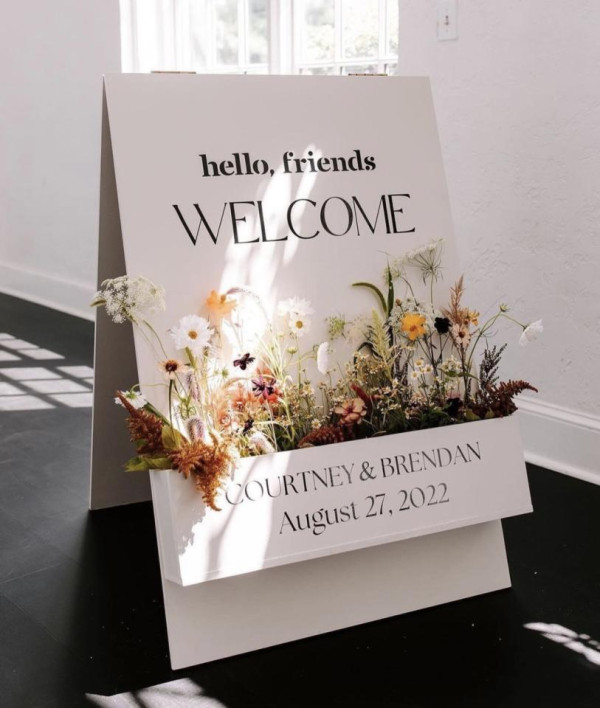 Floral Pocket Welcome Sign